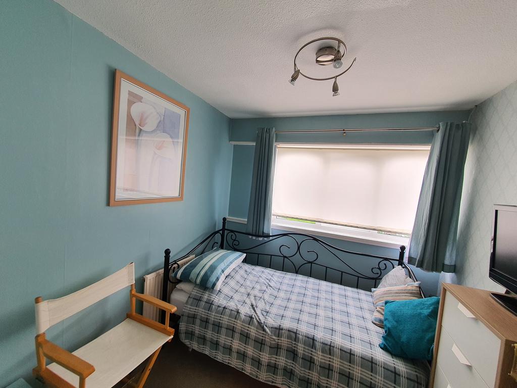 Chelmsley Road, Birmingham B37 3 bed end of terrace house to rent £850 pcm (£196 pw)