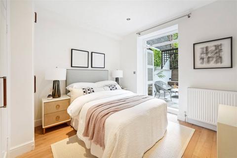 2 bedroom flat to rent, Nevern Place, Earls Court, London