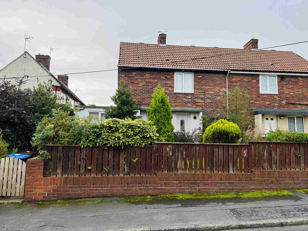 b Avenue, Westlea, Seaham, Co. Durham, SR7 2 bed semidetached house £650 pcm (£150 pw)