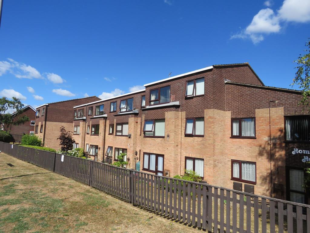 Homecliffe House, Lymington Road, Highcliffe, BH23 5HG 1 bed flat £