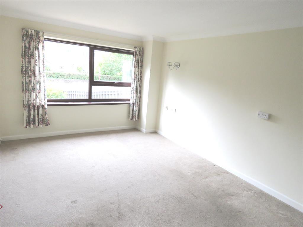 Homecliffe House, Lymington Road, Highcliffe, BH23 5HG 1 bed flat £