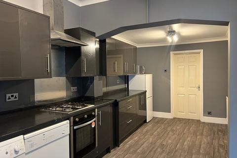 7 bedroom semi-detached house to rent, Dymoke Road Hornchurch RM11 1AA