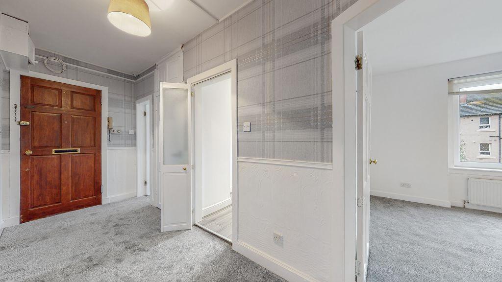 Dumbarton Road, Scotstoun, Glasgow Sold on Closing Date! 3 bed flat