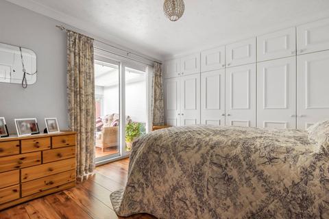 20 Mount Pleasant Close, Lightwater, GU18 5TP
