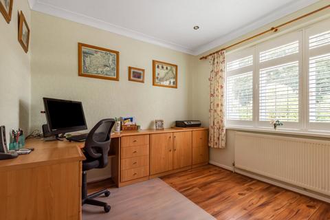 20 Mount Pleasant Close, Lightwater, GU18 5TP