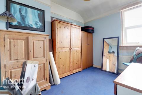 15 Claughton Road, Northampton, NN4 8AF