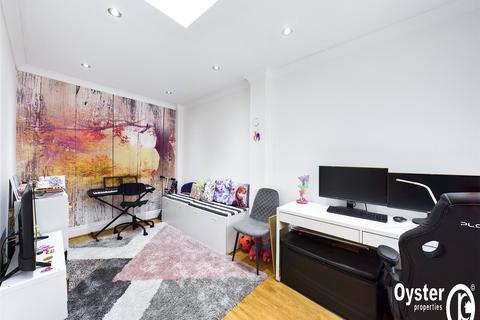 37 Coledale Drive, Stanmore, HA7 2QE