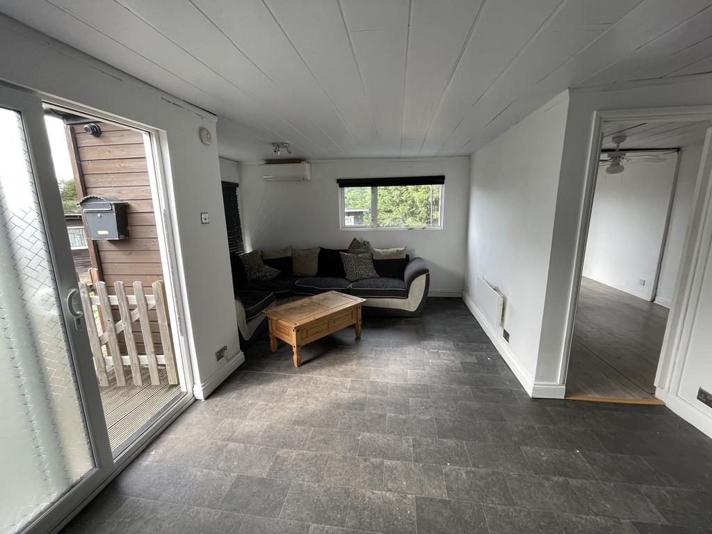 Marine Parade, Sheerness ME12 2 bed chalet for sale £50,000