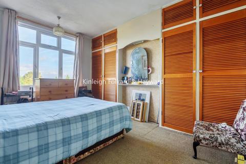 167 Bellingham Road, London, SE6 1EQ