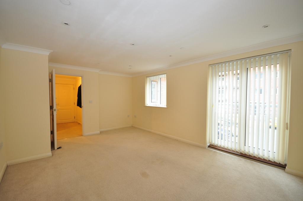 Vectis Way Cosham Portsmouth PO6 3EY 2 bed apartment £900 pcm (£208 pw)