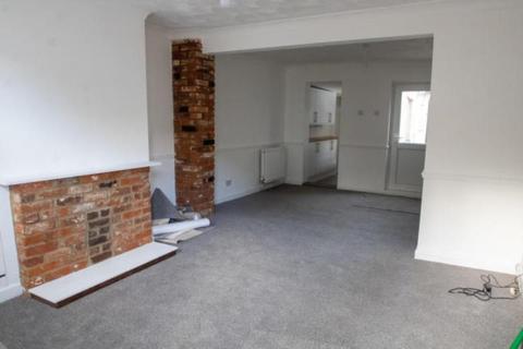 3 bedroom end of terrace house to rent - Alexandra Road, Colchester CO3