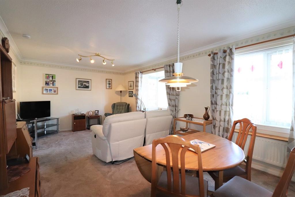Birkdale Park, Armadale EH48 2 bed detached bungalow £195,000