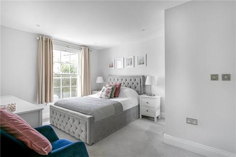 2 bedroom apartment for sale, High Street, Hampton Hill, Hampton, TW12