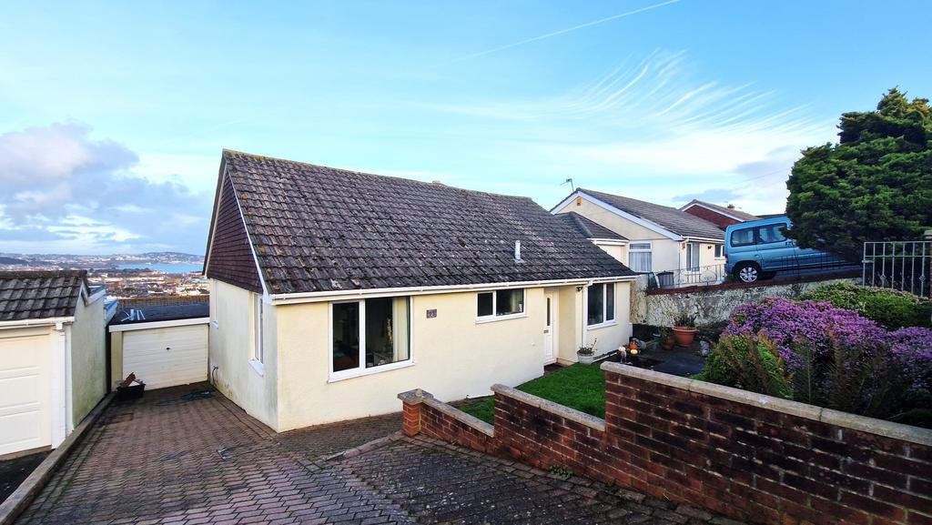 Leyburn Grove, Paignton 4 bed detached house for sale £475,000