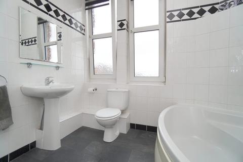 5e Whitecrook Street, Clydebank, G81 1QN