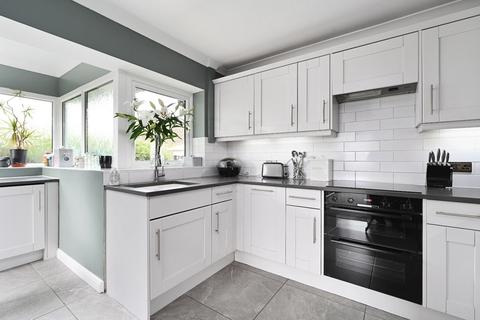 20 Claverham Close, Battle, TN33 0JF