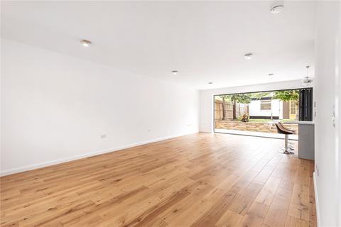 68b Reservoir Road, London, N14 4AX