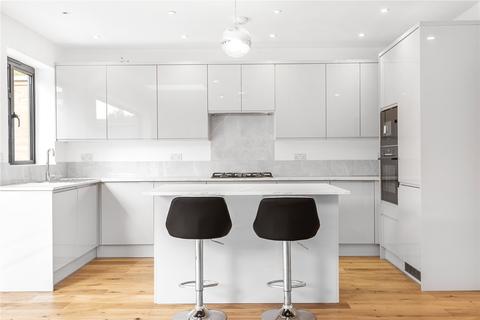 68b Reservoir Road, London, N14 4AX