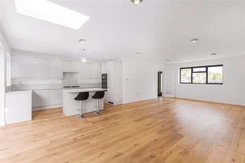 68b Reservoir Road, London, N14 4AX