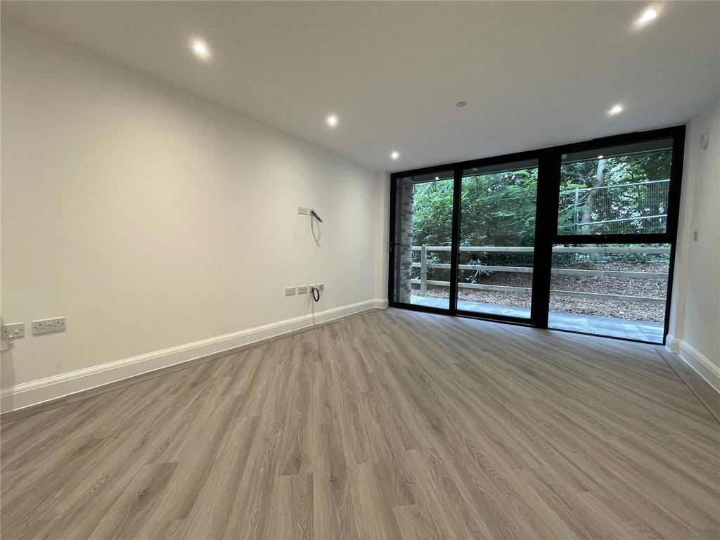 Aurora, North Road, Poole, Dorset, BH14 2 bed apartment £1,395 pcm (£