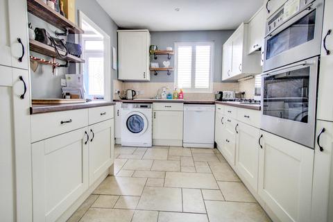 24 Byre Close, Cricklade, Swindon, SN6 6HH
