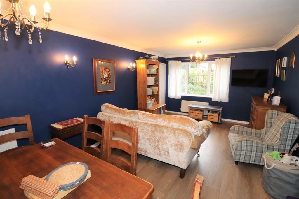 ster Avenue, Kenilworth 3 bed end of terrace house £285,000