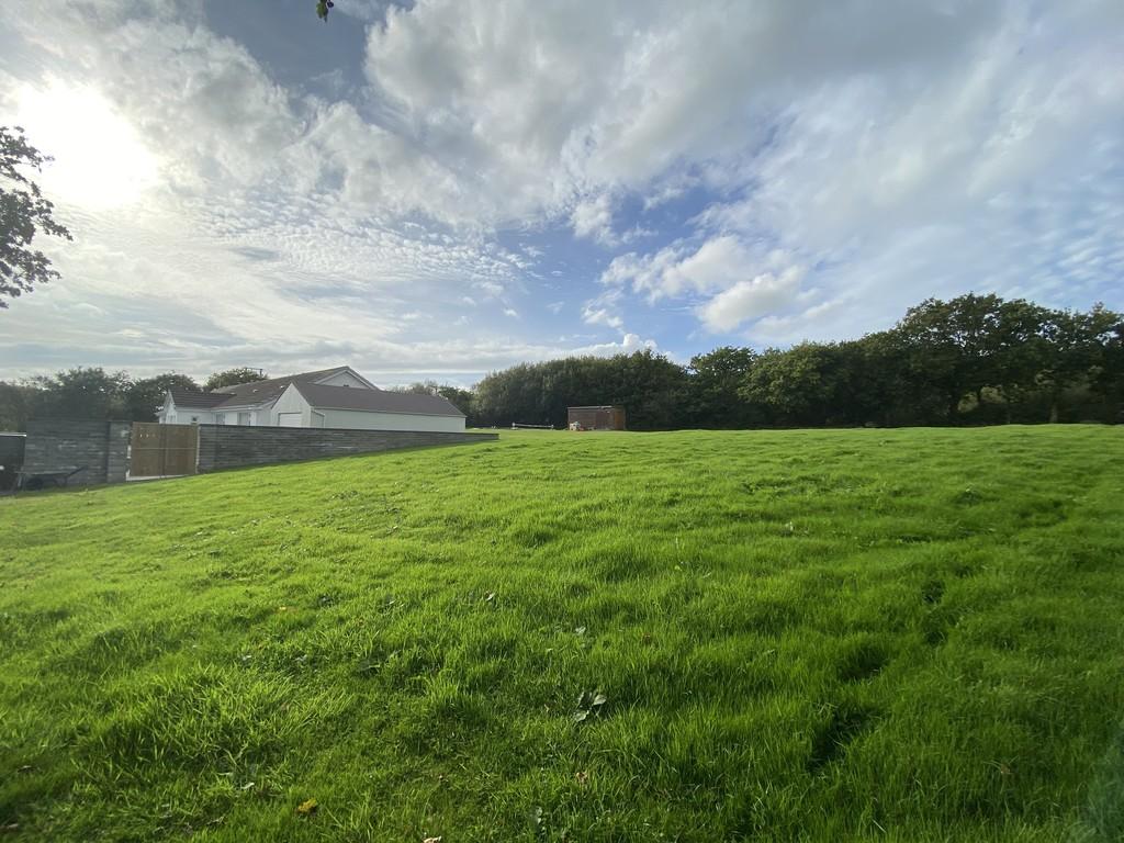 Meinciau Road, Four Roads 5 bed detached bungalow £580,000