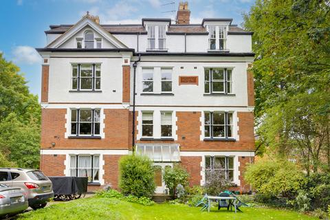Flat 11, Albert Mansions Crouch Hill, London, N8 9RE