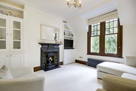Flat 11, Albert Mansions Crouch Hill, London, N8 9RE