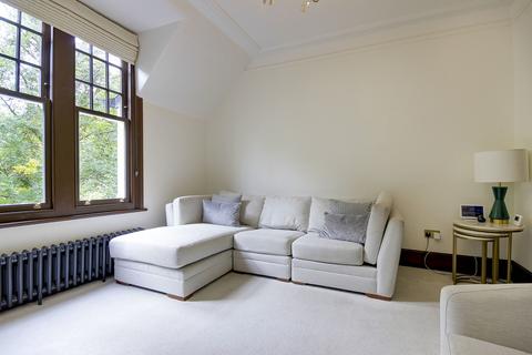 Flat 11, Albert Mansions Crouch Hill, London, N8 9RE