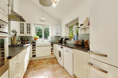12 Rowlings Road, Winchester, SO22 6HH