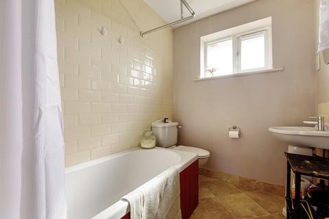 12 Rowlings Road, Winchester, SO22 6HH