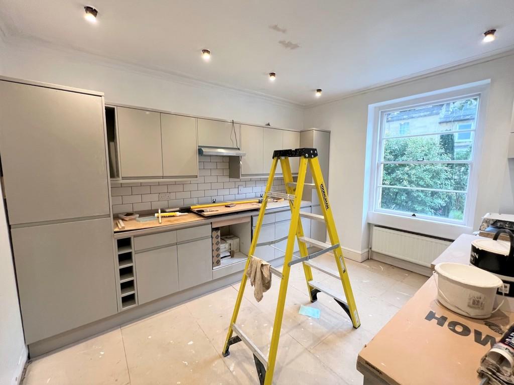 St Marks Road, Bath 3 bed flat £2,300 pcm (£531 pw)