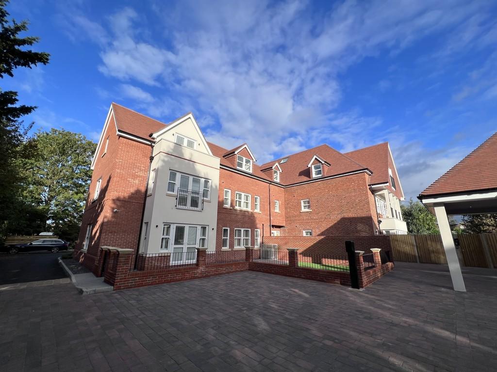 Langstone Road, Havant 2 bed apartment £450,000