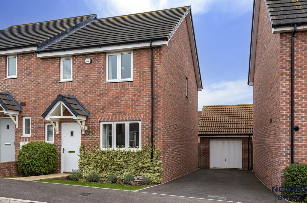 Richardson Road, St Andrews Ridge, Swindon, SN25 3 bed semidetached