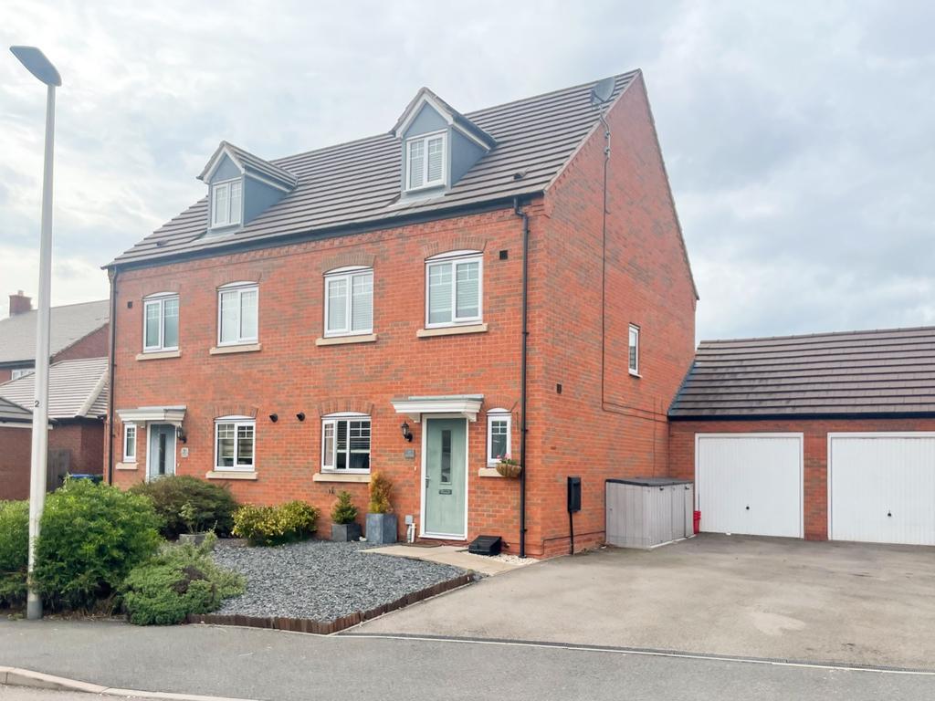 John Scott Way, Chase Meadows, Warwick 4 bed semidetached house £425,000