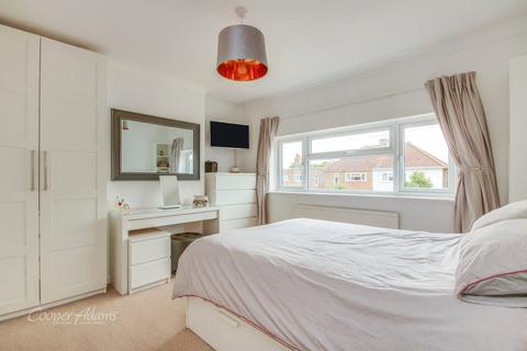 3 bedroom semi-detached house for sale - Jubilee Avenue, Rustington, West Sussex, BN16