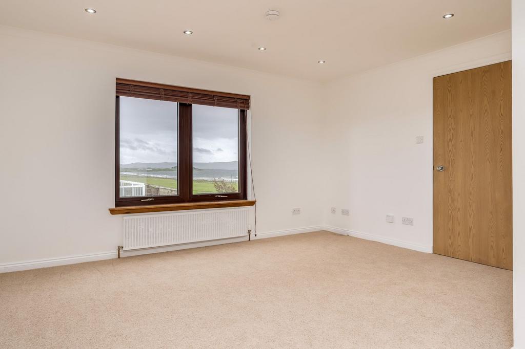 Lounge/Dining area