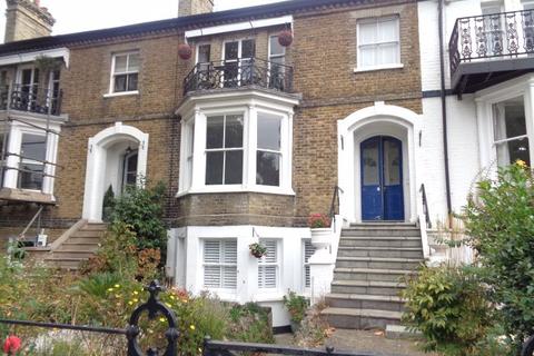 2b Capel Terrace, Southend-on-sea, SS1 1EX