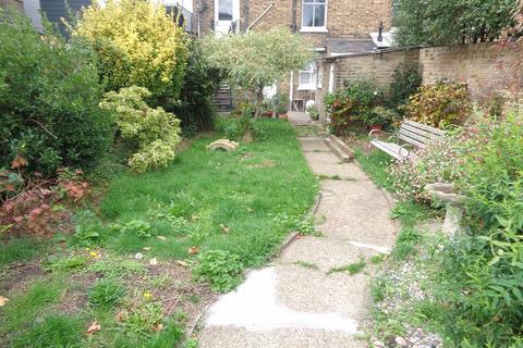 2b Capel Terrace, Southend-on-sea, SS1 1EX