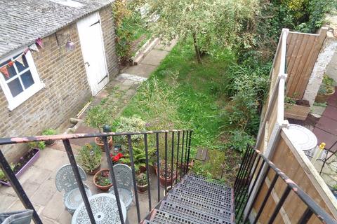 2b Capel Terrace, Southend-on-sea, SS1 1EX