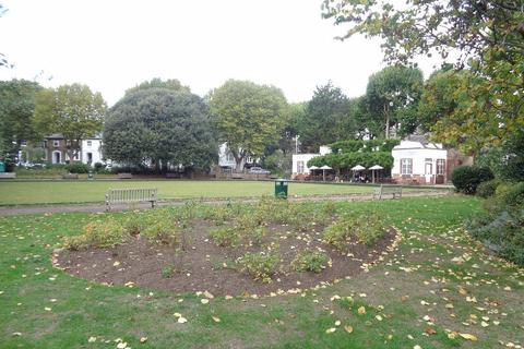 2b Capel Terrace, Southend-on-sea, SS1 1EX