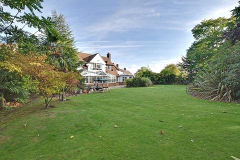 26 Cedarhurst Drive, London, SE9 5LP