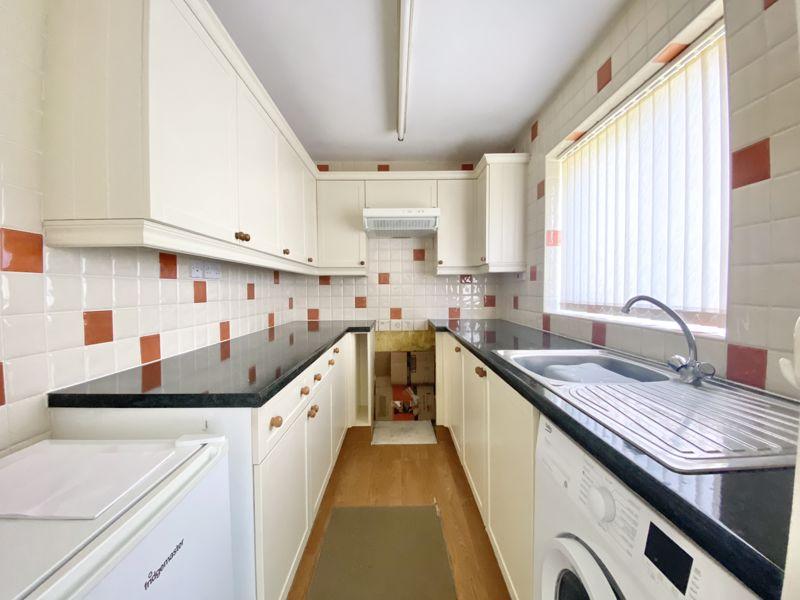 Tower Road, Four Oaks, Sutton Coldfield, B75 5EE 2 bed for
