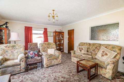 3 bedroom bungalow for sale - Regent Close, Willerby