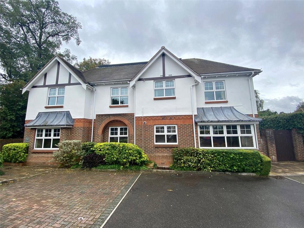 Alum Chine Road, Bournemouth, BH4 2 bed apartment £1,250 pcm (£288 pw)
