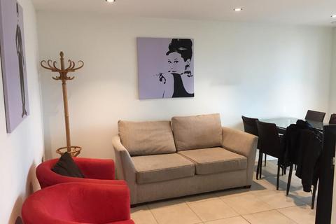 3 bedroom flat to rent, Streamlight, 9 Province Square, Docklands, London, E14 9DW