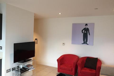 3 bedroom flat to rent, Streamlight, 9 Province Square, Docklands, London, E14 9DW
