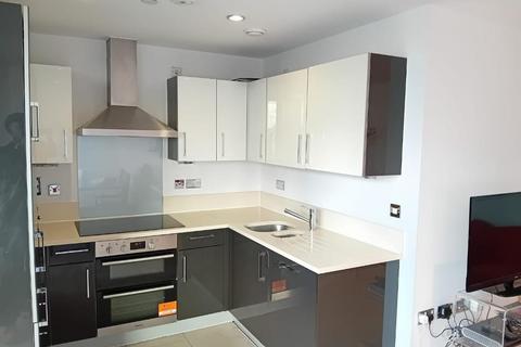 3 bedroom flat to rent, Streamlight, 9 Province Square, Docklands, London, E14 9DW