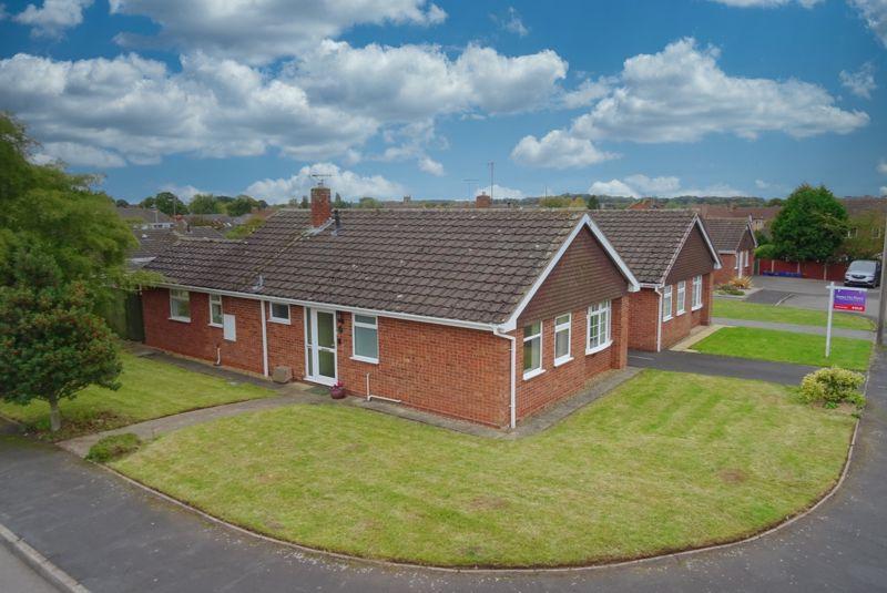 Old Barn Close, Gnosall 2 bed detached bungalow £295,000